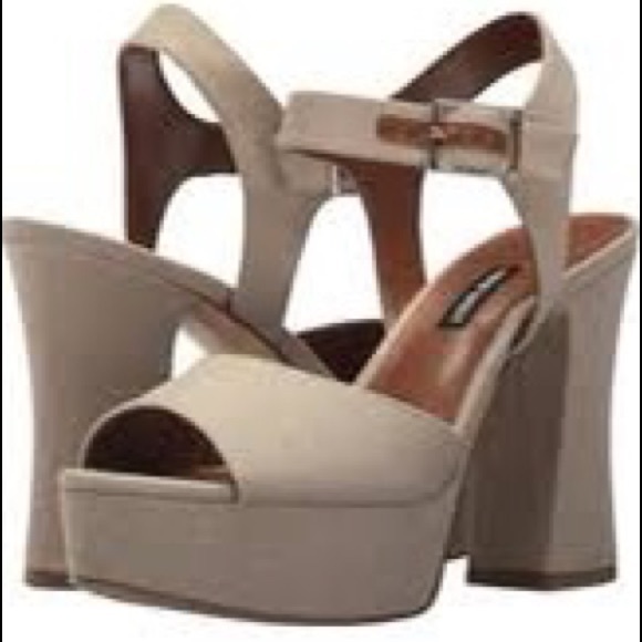 Nine West platform beige fabric sandals